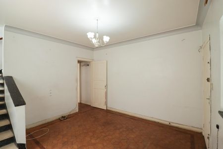 Casa à venda com 309m², 5 quartos e 4 vagasSala