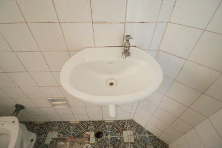 Casa à venda com 309m², 5 quartos e 4 vagasBanheiro 2