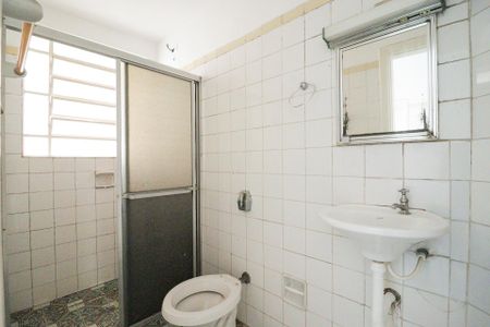 Casa à venda com 309m², 5 quartos e 4 vagasBanheiro 2