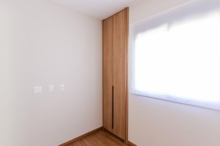 Apartamento à venda com 90m², 2 quartos e 2 vagasQuarto