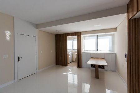 Apartamento à venda com 90m², 2 quartos e sem vagaSala