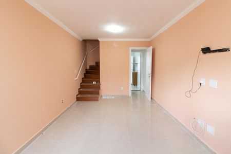 Casa de condomínio à venda com 143m², 2 quartos e 1 vagaSala