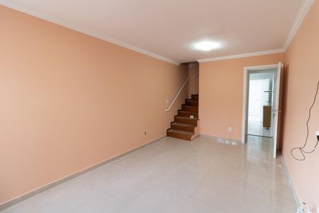 Casa de condomínio à venda com 143m², 2 quartos e 1 vagaSala