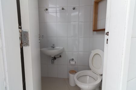 Casa de condomínio à venda com 143m², 2 quartos e 1 vagaBanheiro de serviço