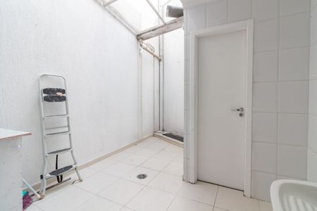 Casa de condomínio à venda com 143m², 2 quartos e 1 vagaÁrea de Serviço