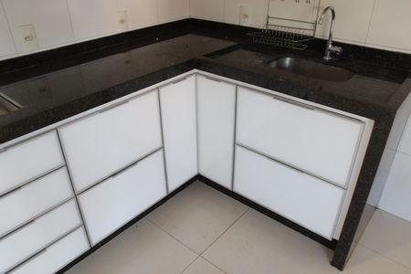 Casa de condomínio para alugar com 180m², 3 quartos e 4 vagasCozinha