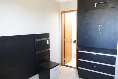 Casa de condomínio para alugar com 180m², 3 quartos e 4 vagasSuíte