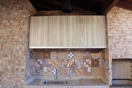 Casa de condomínio para alugar com 180m², 3 quartos e 4 vagasQuintal