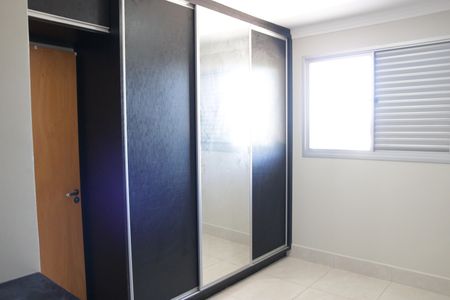 Casa de condomínio para alugar com 180m², 3 quartos e 4 vagasSuíte