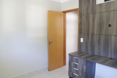 Casa de condomínio para alugar com 180m², 3 quartos e 4 vagasQuarto 1