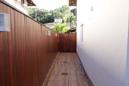 Casa de condomínio para alugar com 180m², 3 quartos e 4 vagasQuintal