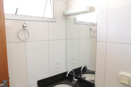 Casa de condomínio para alugar com 180m², 3 quartos e 4 vagasBanheiro da Suíte