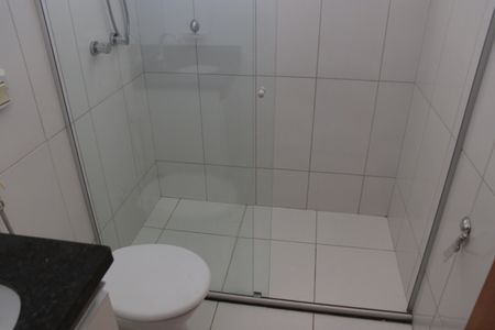 Casa de condomínio para alugar com 180m², 3 quartos e 4 vagasBanheiro