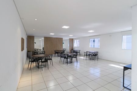 Apartamento para alugar com 65m², 2 quartos e 1 vagaÁrea comum - Salão de festas