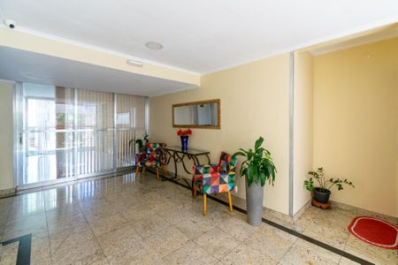 Apartamento à venda com 67m², 2 quartos e 1 vaga Apartamento à venda com 67m², 2 quartos e 1 vagaHall
