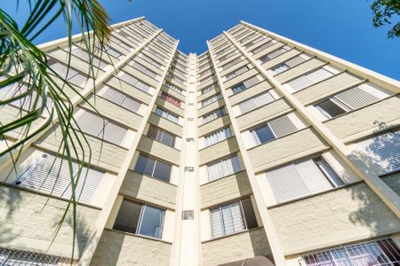 Apartamento à venda com 67m², 2 quartos e 1 vaga Apartamento à venda com 67m², 2 quartos e 1 vagaFachada