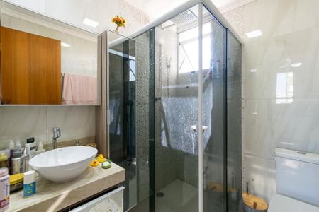 Apartamento à venda com 67m², 2 quartos e 1 vaga Apartamento à venda com 67m², 2 quartos e 1 vagaBanheiro da Suíte