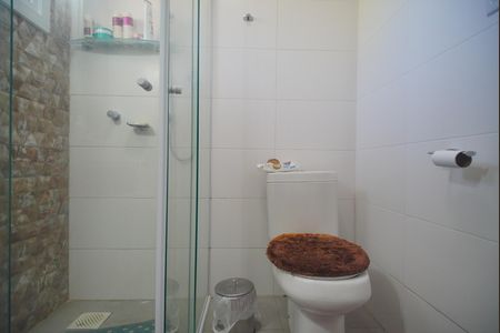 Casa à venda com 212m², 4 quartos e 1 vaga Casa à venda com 212m², 4 quartos e 1 vagaBanheiro da Suíte