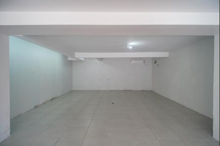 Casa à venda com 212m², 4 quartos e 1 vaga Casa à venda com 212m², 4 quartos e 1 vagaGaragem