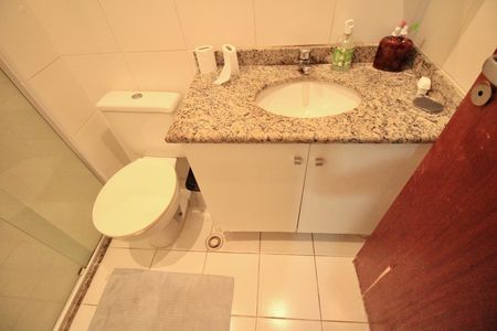 Apartamento para alugar com 65m², 2 quartos e 2 vagas Apartamento para alugar com 65m², 2 quartos e 2 vagasBanheiro da Suíte 1