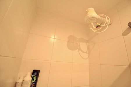 Apartamento para alugar com 65m², 2 quartos e 2 vagas Apartamento para alugar com 65m², 2 quartos e 2 vagasBanheiro da Suíte 1