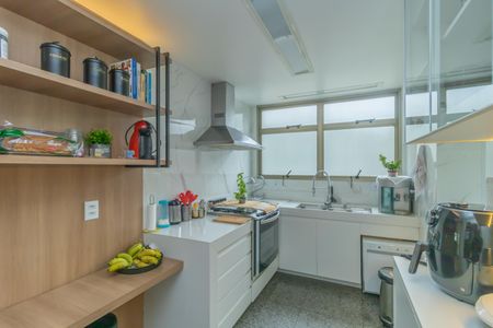 Apartamento à venda com 149m², 4 quartos e 2 vagasCozinha
