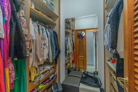 Apartamento à venda com 149m², 4 quartos e 2 vagasCloset do quarto 3