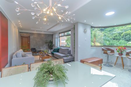 Apartamento à venda com 149m², 4 quartos e 2 vagasSala