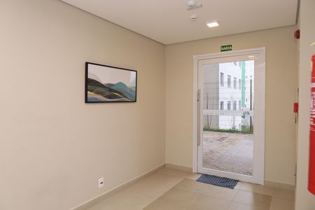 Apartamento para alugar com 32m², 2 quartos e sem vagaÁrea comum - Saguão do prédio