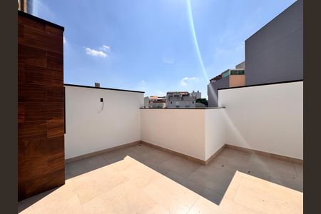 Apartamento à venda com 90m², 2 quartos e 1 vaga Apartamento à venda com 90m², 2 quartos e 1 vagaCobertura