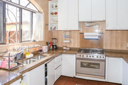 Casa à venda com 220m², 4 quartos e 3 vagasCozinha