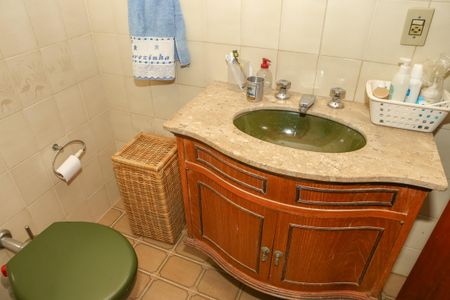 Casa à venda com 220m², 4 quartos e 3 vagasBanheiro Social