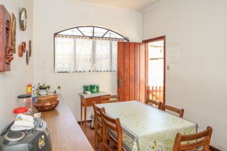 Casa à venda com 220m², 4 quartos e 3 vagasCopa