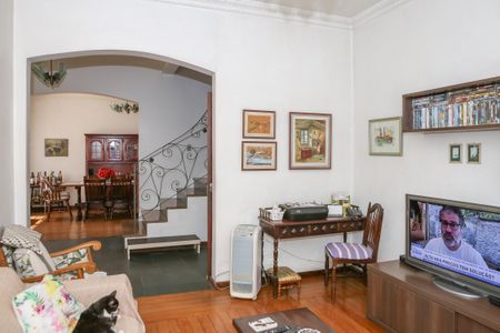 Casa à venda com 220m², 4 quartos e 3 vagasSala