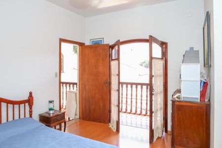 Casa à venda com 220m², 4 quartos e 3 vagasSuíte 1