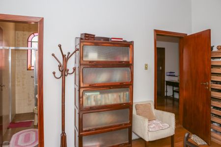 Casa à venda com 220m², 4 quartos e 3 vagasSuíte 2