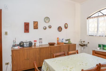 Casa à venda com 220m², 4 quartos e 3 vagasCopa