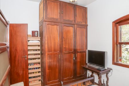 Casa à venda com 220m², 4 quartos e 3 vagasSuíte 2