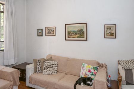 Casa à venda com 220m², 4 quartos e 3 vagasSala