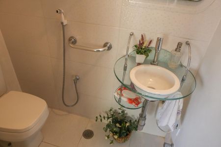 Casa à venda com 220m², 4 quartos e 3 vagasLavabo