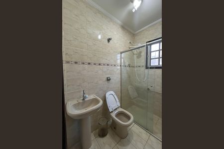 Casa para alugar com 115m², 3 quartos e 2 vagasBanheiro 