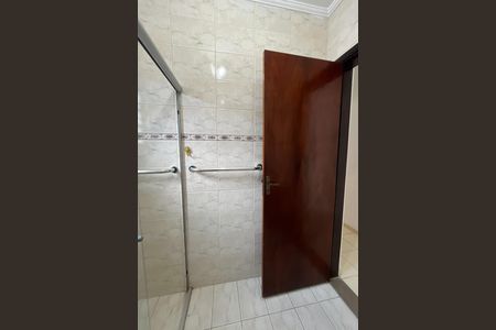Casa para alugar com 115m², 3 quartos e 2 vagasBanheiro 
