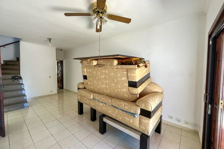 Casa para alugar com 115m², 3 quartos e 2 vagasSala