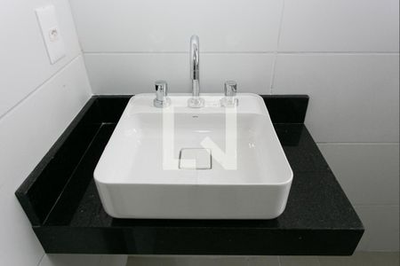 Casa de condomínio à venda com 122m², 2 quartos e 1 vagaBanheiro da Suíte 