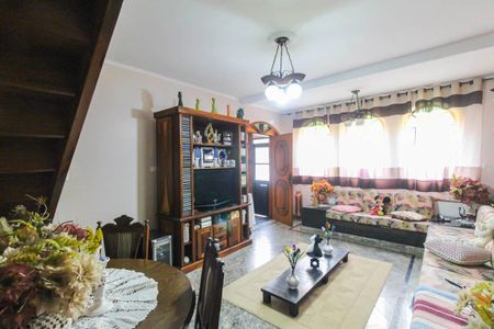 Casa à venda com 150m², 3 quartos e sem vaga Casa à venda com 150m², 3 quartos e sem vagaSala