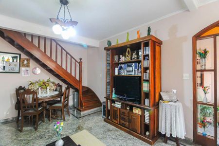 Casa à venda com 150m², 3 quartos e sem vaga Casa à venda com 150m², 3 quartos e sem vagaSala