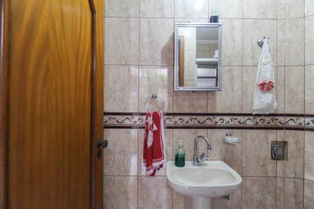 Casa à venda com 150m², 3 quartos e sem vaga Casa à venda com 150m², 3 quartos e sem vagaBanheiro