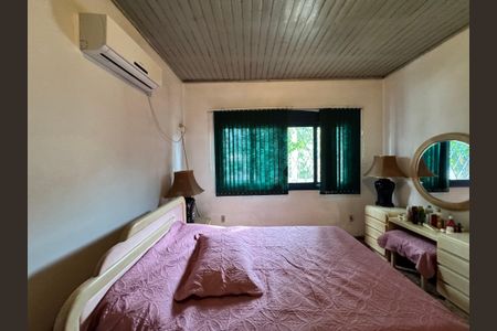 Casa à venda com 240m², 3 quartos e 1 vagaQuarto