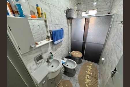 Casa à venda com 240m², 3 quartos e 1 vagaBanheiro 2