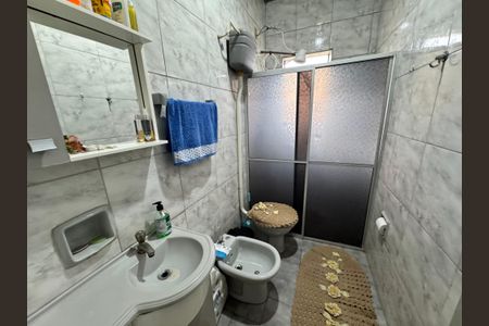 Casa à venda com 240m², 3 quartos e 1 vagaBanheiro 2